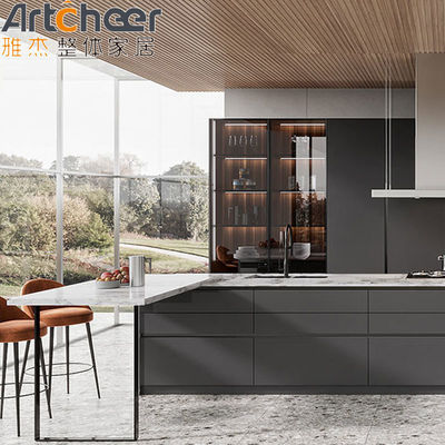 Armadietti da cucina a bordo rilassato con tavolo isolato di forma I colore personalizzato